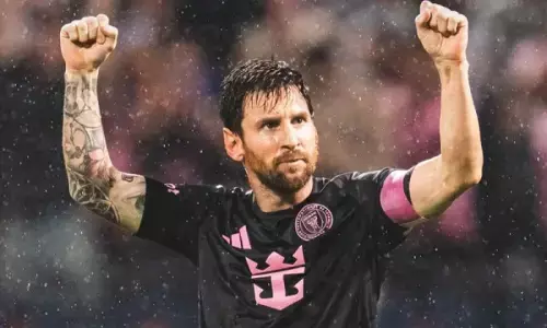 Messi teken kontrak baru dengan Inter Miami hingga 2028 Messi teken kontrak baru dengan Inter Miami hingga 2028