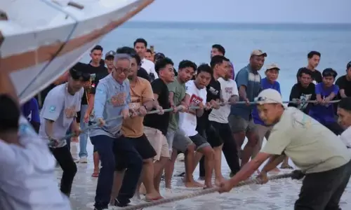 `Annyorong Lopi` tandai pembukaan Festival Phinisi 2025 di Bulukumba `Annyorong Lopi` tandai pembukaan Festival Phinisi 2025 di Bulukumba