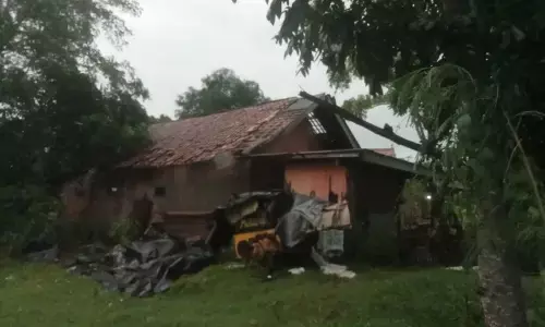 304 warga Bekasi terdampak cuaca ekstrem 304 warga Bekasi terdampak cuaca ekstrem