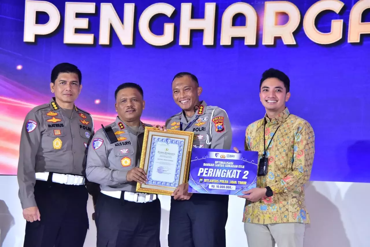 Pelayanan profesional, Kakorlantas apresiasi kinerja Ditlantas Polda Jatim Pelayanan profesional, Kakorlantas apresiasi kinerja Ditlantas Polda Jatim