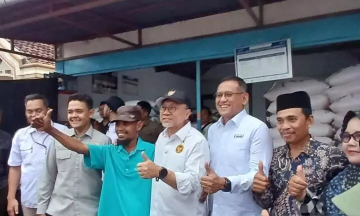 Menko Zulhas: Stok pupuk nasional masih mencukupi Menko Zulhas: Stok pupuk nasional masih mencukupi