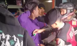 Polisi ungkap penjualan minuman keras dengan modus COD di Garut Polisi ungkap penjualan minuman keras dengan modus COD di Garut