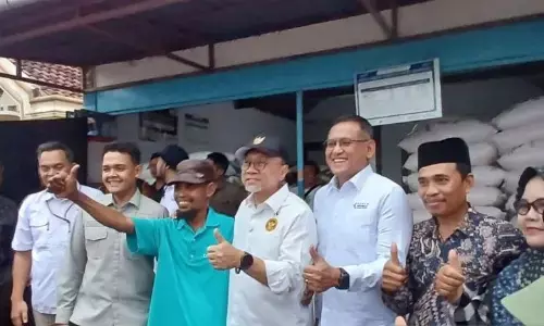 Menko Zulhas: Stok pupuk nasional masih mencukupi Menko Zulhas: Stok pupuk nasional masih mencukupi
