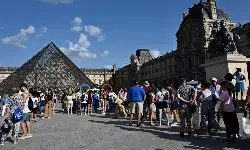 Prancis kerahkan 100 penyidik usai terjadi pembobolan di Museum Louvre
