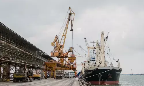 Petrokimia Gresik kuatkan efisiensi energi dan dekarbonisasi pelabuhan Petrokimia Gresik kuatkan efisiensi energi dan dekarbonisasi pelabuhan