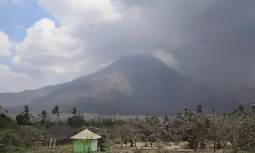 Status Gunung Lewotobi Laki-laki turun dari level Awas ke Siaga