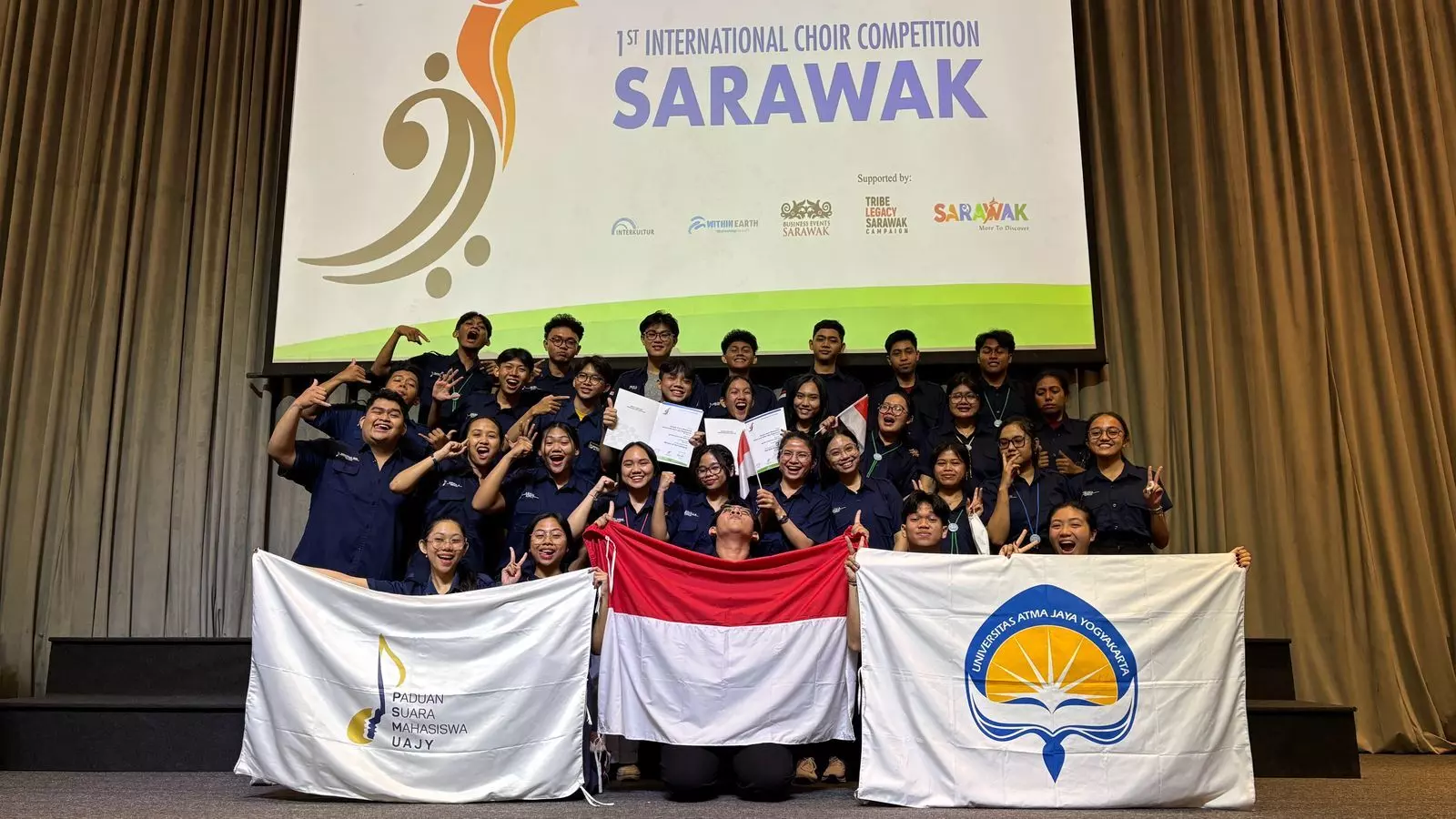 PSM UAJY raih juara di ajang Internasional The 1st Sarawak Choir Competition PSM UAJY raih juara di ajang Internasional The 1st Sarawak Choir Competition