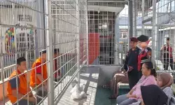 Kalapas Jember monitor layanan kunjungan Warga Binaan Pemasyarakatan Kalapas Jember monitor layanan kunjungan Warga Binaan Pemasyarakatan