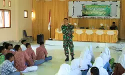 Satgas TMMD ke-126 Kodim 1505/Tidore beri penyuluhan bahaya narkoba kepada pelajar Satgas TMMD ke-126 Kodim 1505/Tidore beri penyuluhan bahaya narkoba kepada pelajar