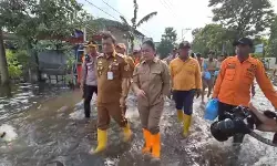 Wali Kota Semarang pindahkan pompa air ke titik yang masih tergenang Wali Kota Semarang pindahkan pompa air ke titik yang masih tergenang