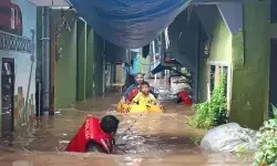 Banjir luapan Sungai Ciliwung rendam 20 RT di Jakarta pada Selasa pagi