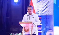 Menaker ajak pekerja siap hadapi disrupsi AI dan industri hijau Menaker ajak pekerja siap hadapi disrupsi AI dan industri hijau