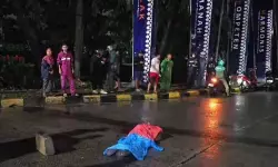 Pejalan kaki tewas terlindas truk saat hujan deras di Pulogadung