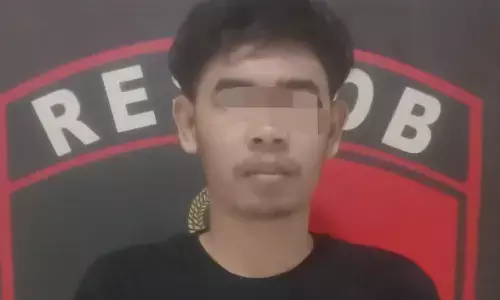 Polsek Cipondoh ungkap penjualan obat terlarang di toko kosmetik Polsek Cipondoh ungkap penjualan obat terlarang di toko kosmetik