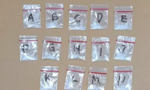 Simpan 14 paket sabu di kontrakan, dua pemuda diringkus aparat Polsek Neglasari Simpan 14 paket sabu di kontrakan, dua pemuda diringkus aparat Polsek Neglasari