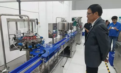 UM produksi air kemasan manfaatkan curah hujan tinggi UM produksi air kemasan manfaatkan curah hujan tinggi