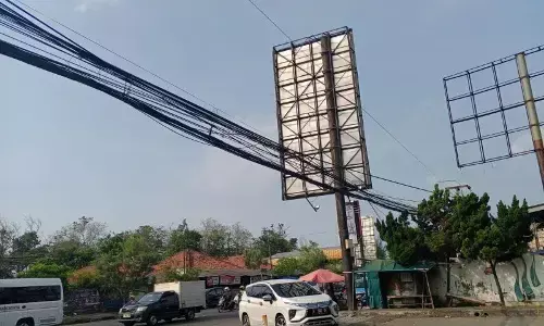 Pemkot Serang Banten mulai proyek penataan kabel provider bawah tanah Pemkot Serang Banten mulai proyek penataan kabel provider bawah tanah
