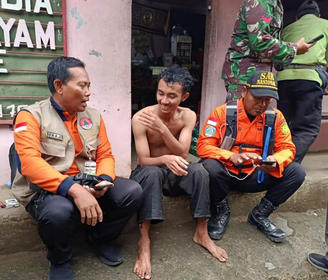 Pendaki Gunung Muria terjatuh di jurang ditemukan selamat Pendaki Gunung Muria terjatuh di jurang ditemukan selamat
