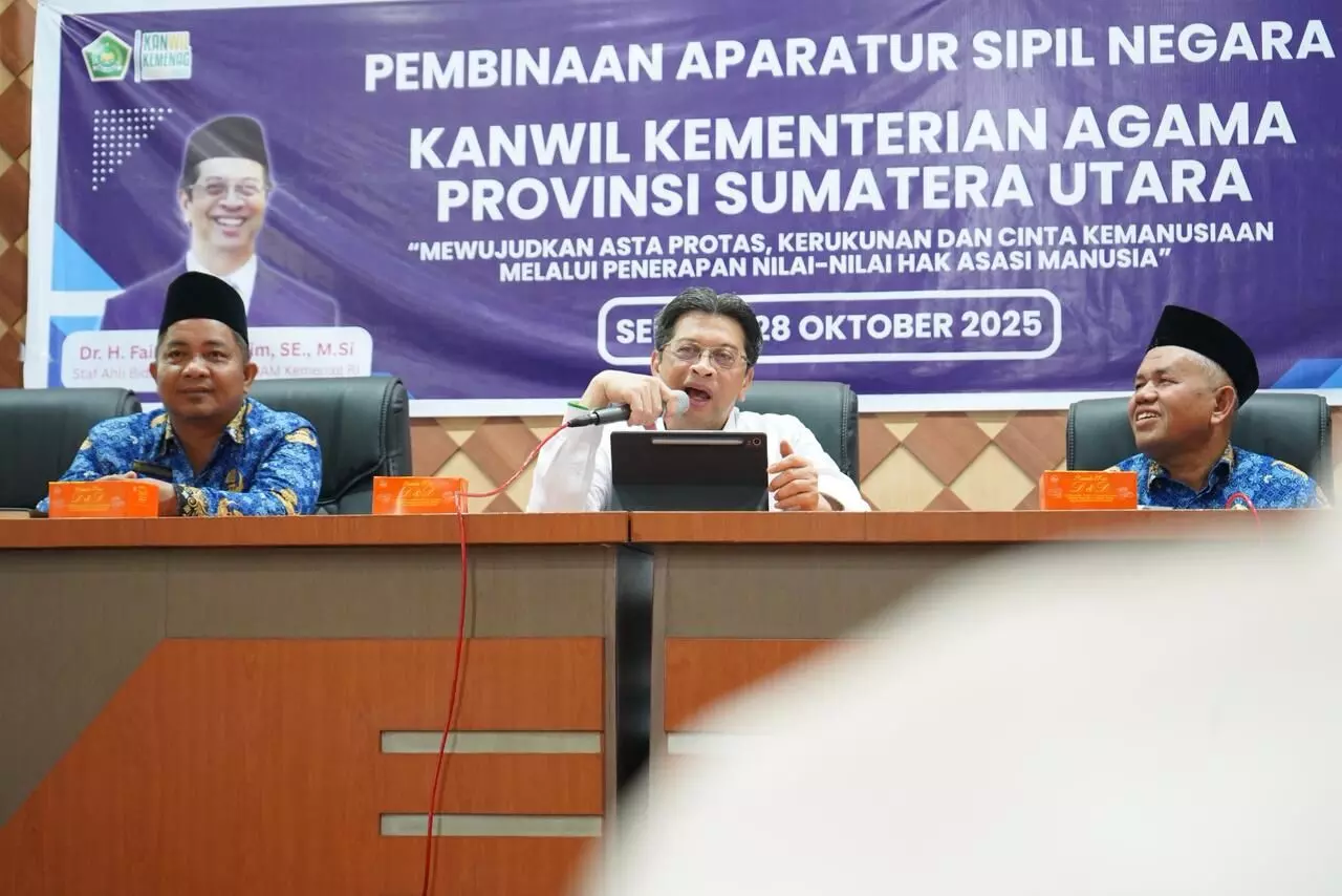 Staf ahli Kemenag minta ASN jadi teladan dan agen perubahan dalam menjaga kerukunan Staf ahli Kemenag minta ASN jadi teladan dan agen perubahan dalam menjaga kerukunan