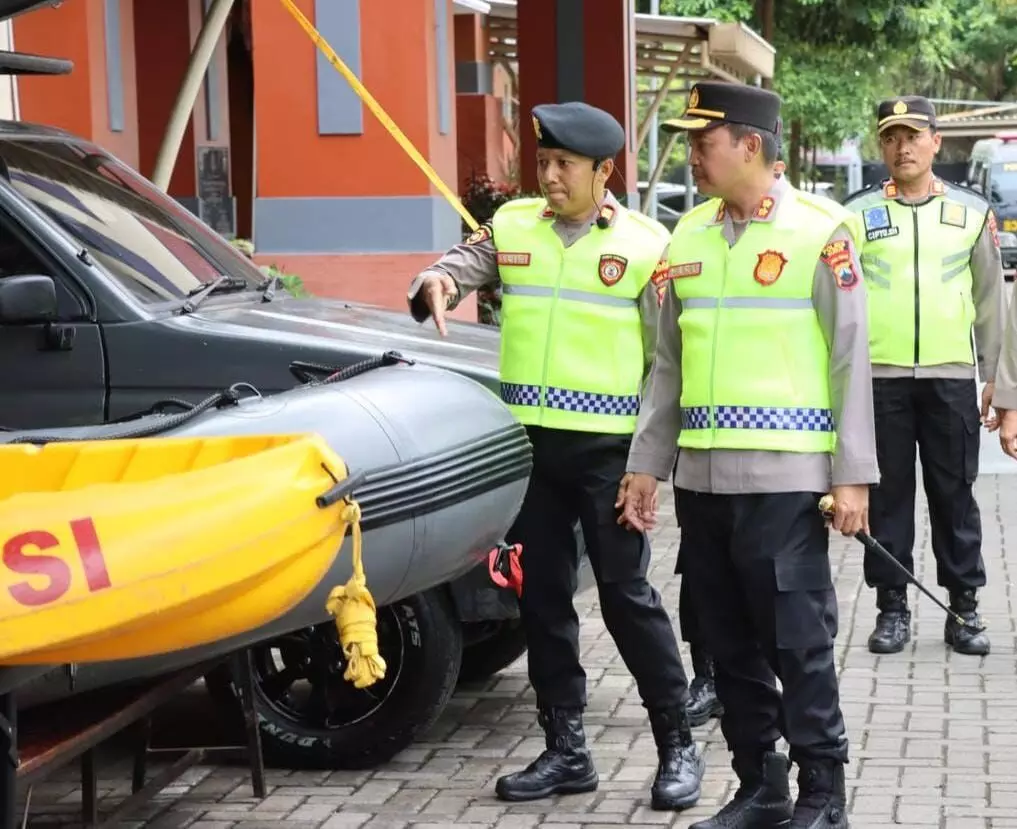 Polres Kudus siagakan personil 24 jam hadapi potensi bencana Polres Kudus siagakan personil 24 jam hadapi potensi bencana
