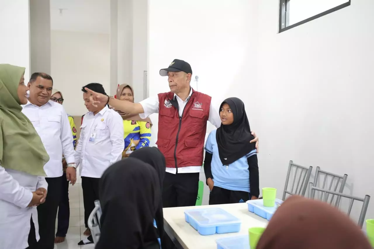 Kunjungi Sekolah Rakyat di Lebak, Wamensos menyemangati para siswa belajar disiplin Kunjungi Sekolah Rakyat di Lebak, Wamensos menyemangati para siswa belajar disiplin
