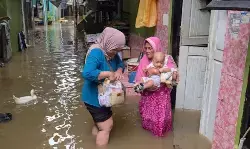 BPBD Jaktim siagakan 30 personel dan perahu karet antisipasi banjir
