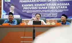 Staf ahli Kemenag minta ASN jadi teladan dan agen perubahan dalam menjaga kerukunan Staf ahli Kemenag minta ASN jadi teladan dan agen perubahan dalam menjaga kerukunan