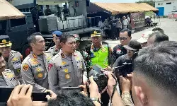 Kapolda Jateng tinjau lokasi banjir di jalur Pantura Kaligawe Semarang Kapolda Jateng tinjau lokasi banjir di jalur Pantura Kaligawe Semarang