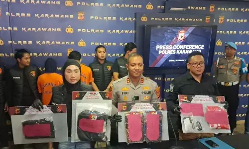 Polres Karawang tangkap pasangan kekasih yang membuang bayi Polres Karawang tangkap pasangan kekasih yang membuang bayi