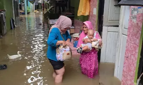 BPBD Jaktim siagakan 30 personel dan perahu karet antisipasi banjir BPBD Jaktim siagakan 30 personel dan perahu karet antisipasi banjir