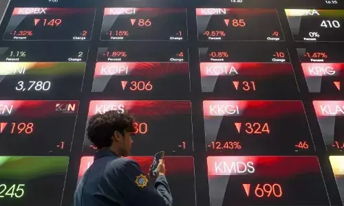 IHSG ditutup menguat seiring sentimen positif insentif BI ke bank IHSG ditutup menguat seiring sentimen positif insentif BI ke bank