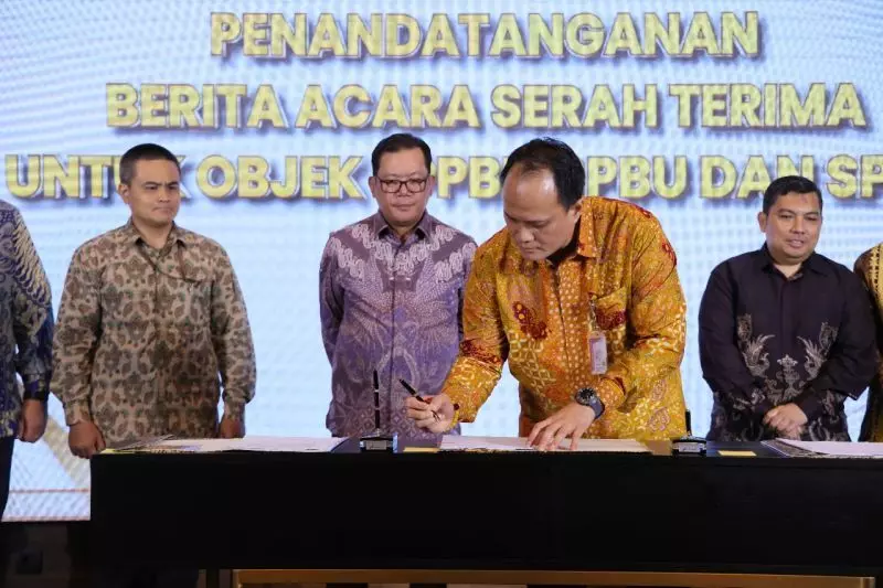 KPK serahkan aset rampasan senilai Rp27,6 miliar kepada Pertamina KPK serahkan aset rampasan senilai Rp27,6 miliar kepada Pertamina