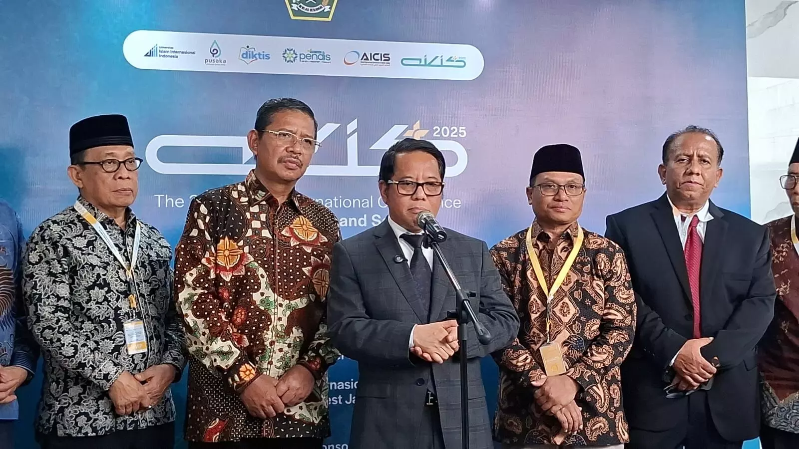 Indonesia dorong kolaborasi riset islam dunia lewat AICIS 2025 di UIII Indonesia dorong kolaborasi riset islam dunia lewat AICIS 2025 di UIII