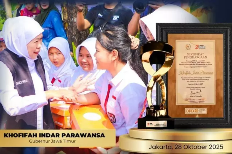 Khofifah raih DPD RI Awards 2025 karena lindungi anak dan perempuan Khofifah raih DPD RI Awards 2025 karena lindungi anak dan perempuan