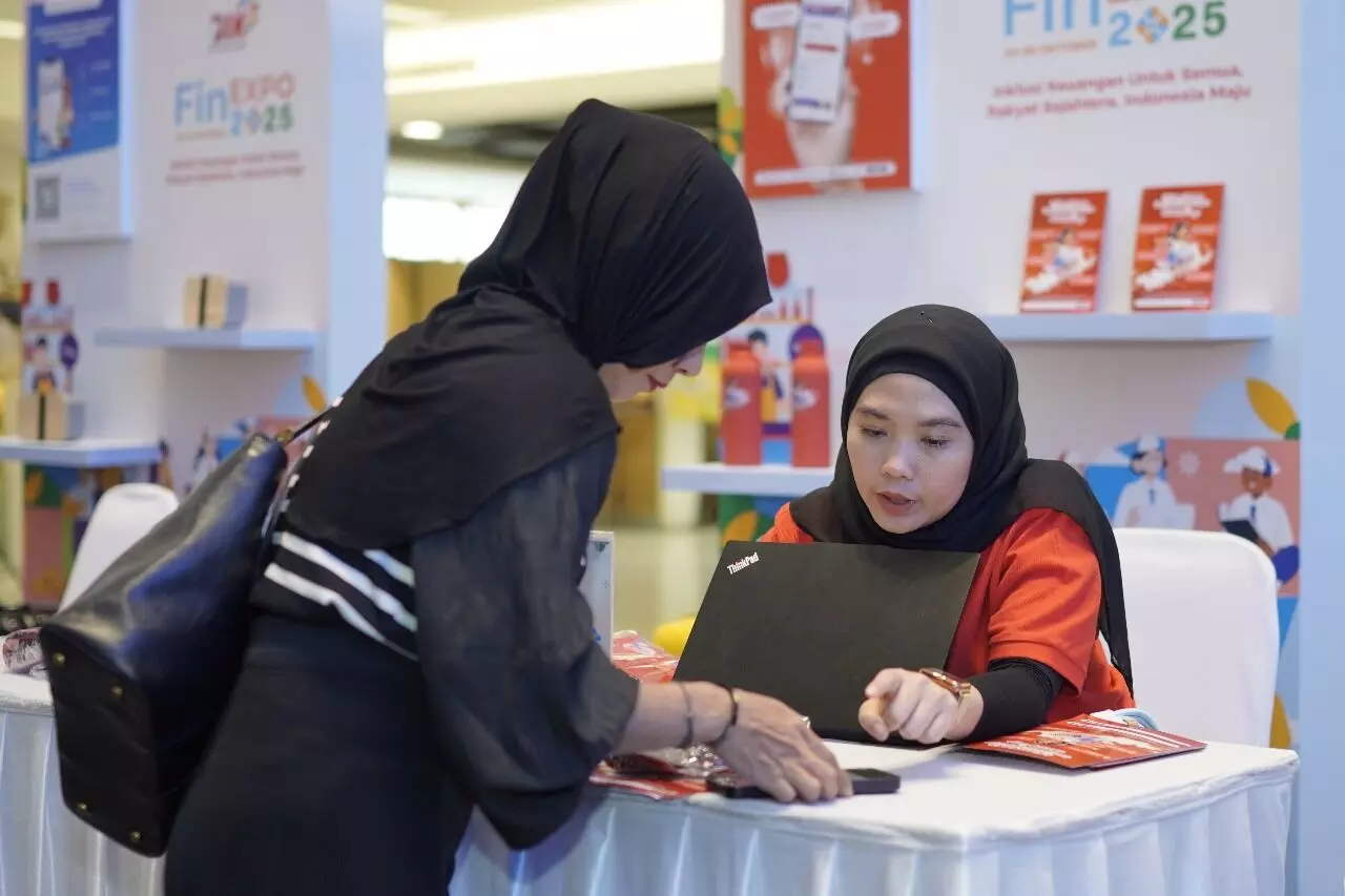 Pinjamin tutup bulan inklusi keuangan 2025 lewat edukasi #GencarkanAKSI di FinEXPO Surabaya Pinjamin tutup bulan inklusi keuangan 2025 lewat edukasi #GencarkanAKSI di FinEXPO Surabaya