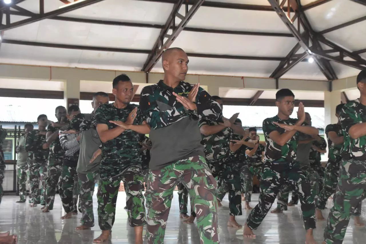 Latih ketangkasan prajurit, Kodim 1710/Mimika gelar latihan pencak silat militer