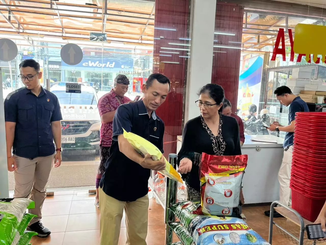 Satgas Pangan Polda Bali temukan harga jual beras di atas HET Satgas Pangan Polda Bali temukan harga jual beras di atas HET