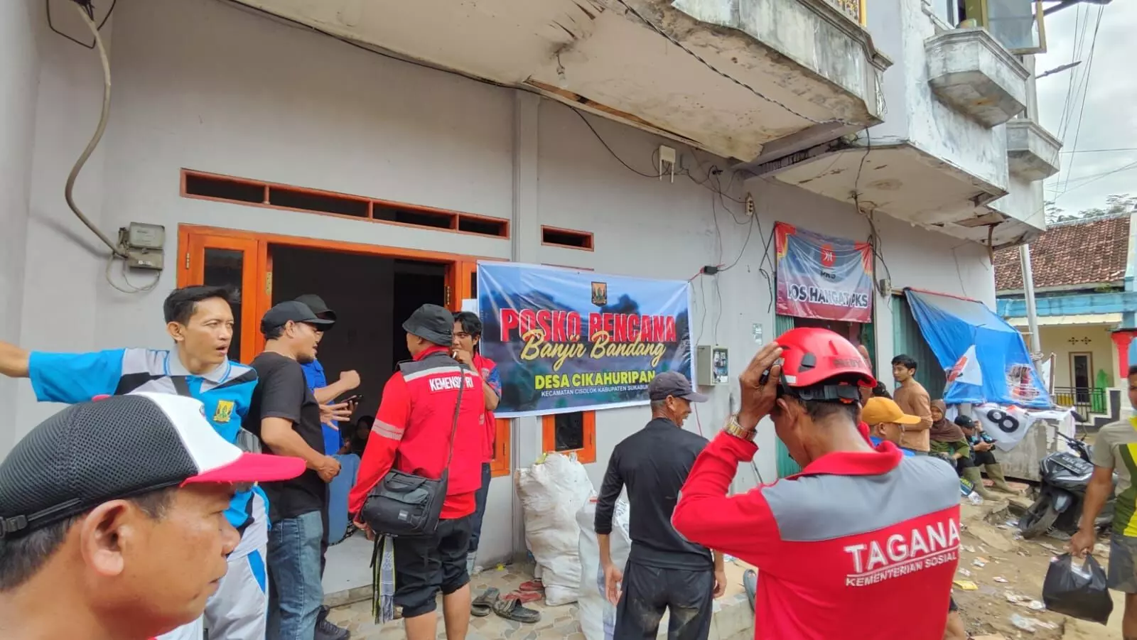Banjir bandang Sukabumi, Kemensos salurkan bantuan dan dirikan dapur umum Banjir bandang Sukabumi, Kemensos salurkan bantuan dan dirikan dapur umum