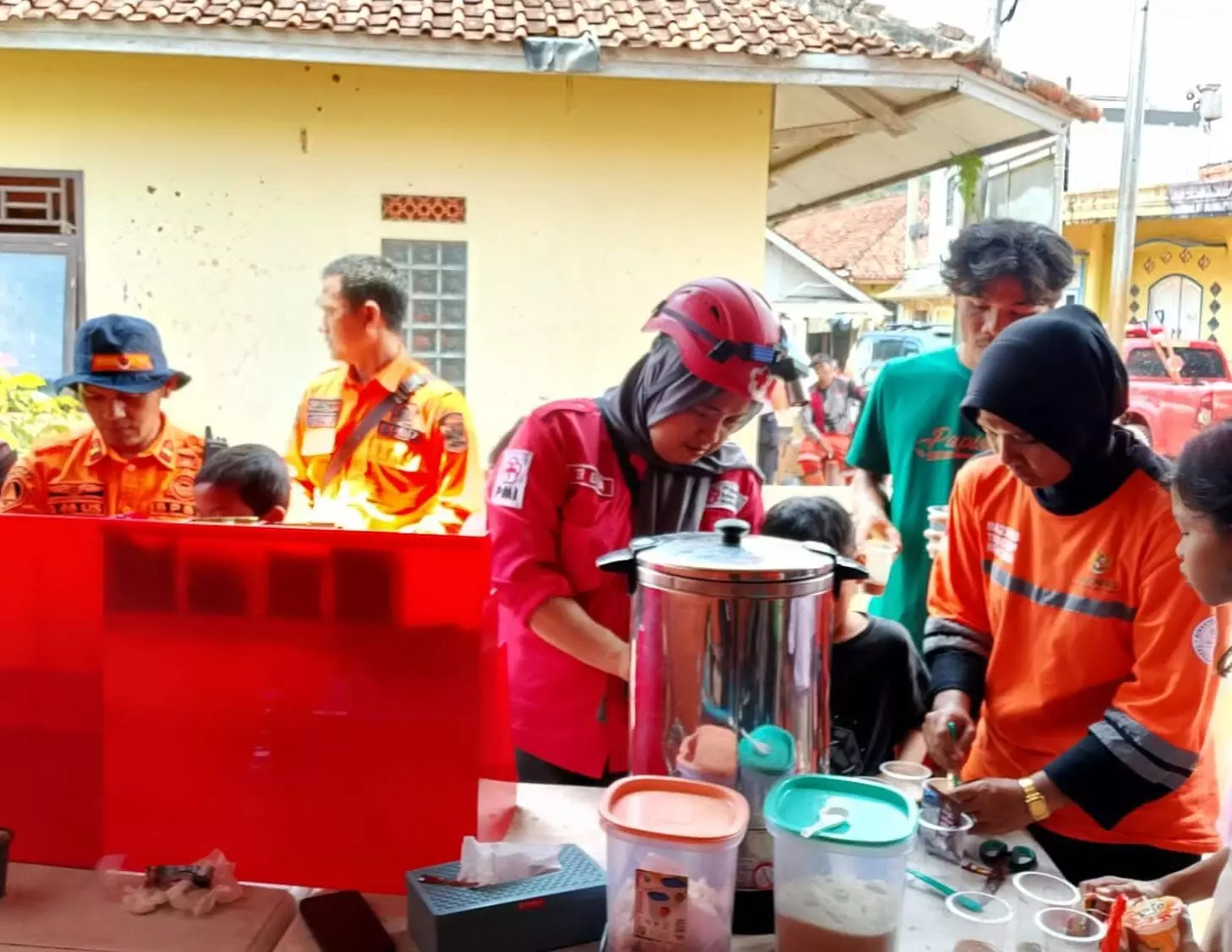 BAZNAS Tanggap Bencana bantu warga terdampak banjir bandang Cisolok BAZNAS Tanggap Bencana bantu warga terdampak banjir bandang Cisolok