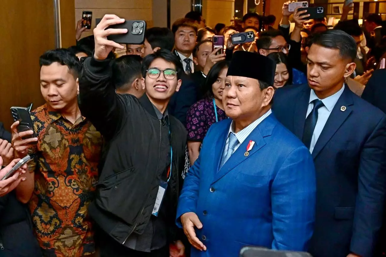 Presiden Prabowo disambut hangat diaspora Indonesia di Gyeongju, Korea Selatan Presiden Prabowo disambut hangat diaspora Indonesia di Gyeongju, Korea Selatan