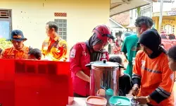 BAZNAS Tanggap Bencana bantu warga terdampak banjir bandang Cisolok BAZNAS Tanggap Bencana bantu warga terdampak banjir bandang Cisolok