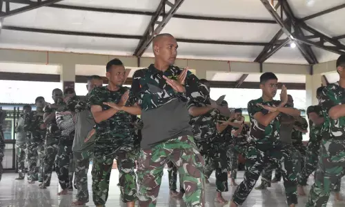 Latih ketangkasan prajurit, Kodim 1710/Mimika gelar latihan pencak silat militer Latih ketangkasan prajurit, Kodim 1710/Mimika gelar latihan pencak silat militer