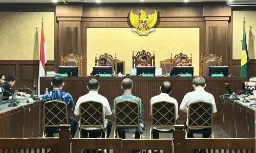 Lima petinggi swasta dihukum 4 tahun terkait kasus gula Lima petinggi swasta dihukum 4 tahun terkait kasus gula