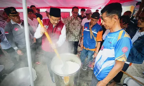 Gus Ipul pastikan penyaluran bantuan untuk korban banjir Semarang Gus Ipul pastikan penyaluran bantuan untuk korban banjir Semarang