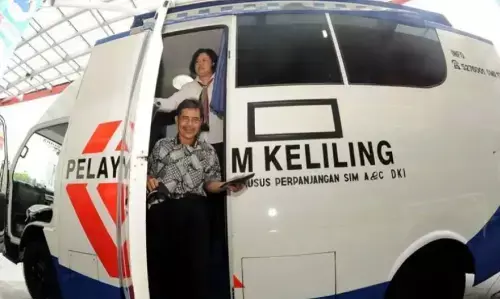 SIM Keliling Jumat hingga pukul 14.00 WIB di lima wilayah Jakarta SIM Keliling Jumat hingga pukul 14.00 WIB di lima wilayah Jakarta
