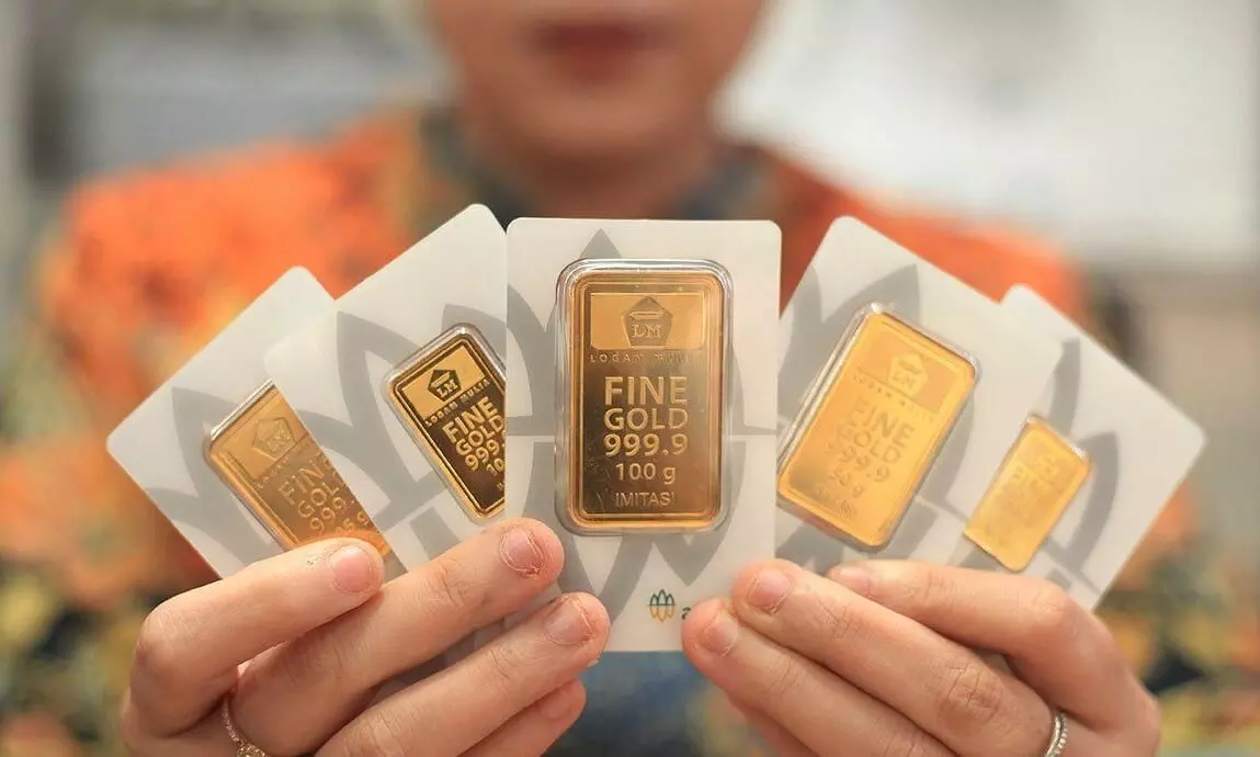 Emas Antam melonjak Rp42.000, tembus Rp2,305 juta per gram Emas Antam melonjak Rp42.000, tembus Rp2,305 juta per gram