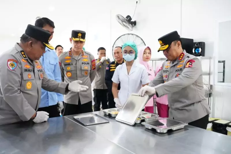 Siswa penerima MBG di Jateng sampaikan pesan bercara unik ke Presiden Siswa penerima MBG di Jateng sampaikan pesan bercara unik ke Presiden