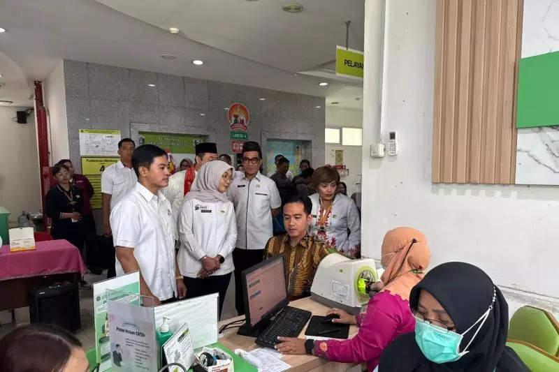 Wapres ikut Cek Kesehatan Gratis di Puskesmas Menteng Wapres ikut Cek Kesehatan Gratis di Puskesmas Menteng
