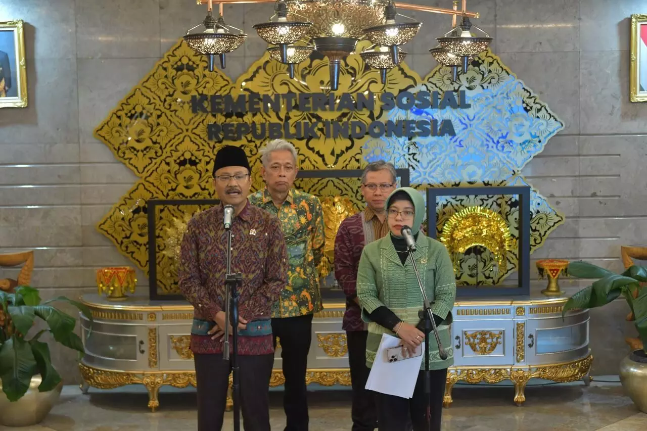 Mensos dan Kepala BPS pastikan pemutakhiran data Bansos tambahan tepat sasaran Mensos dan Kepala BPS pastikan pemutakhiran data Bansos tambahan tepat sasaran