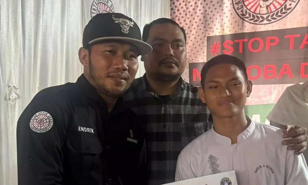 Ketua yayasan catatan akhir sekolah ajak pelajar bogor perangi tawuran, aksi anarkhis dan narkoba lewat “Jumat Berkah” Ketua yayasan catatan akhir sekolah ajak pelajar bogor perangi tawuran, aksi anarkhis dan narkoba lewat “Jumat Berkah”